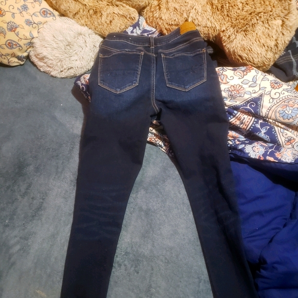 American Eagle Outfitters - Picture 1 of 4